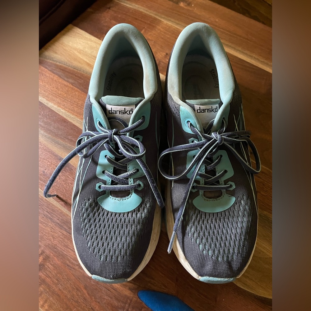 Dansko Pace walking shoe, size 39